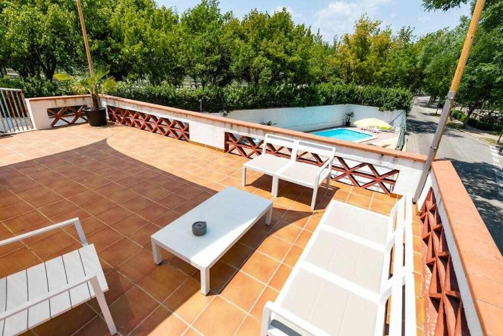 Newly Renovated Room W Pool & Bikeparking خيرونا المظهر الخارجي الصورة